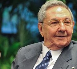 Saludo al General de Ejército Raúl Castro Ruz